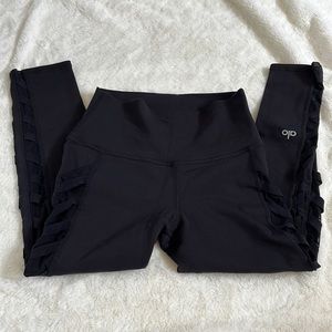 ALO Yoga Black CHEVRON CAPRI Leggings S